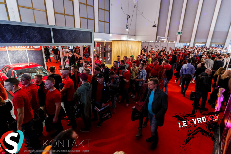 Lexy Roxx veranstaltet den Red Roxx Day 2.0 auf der Venus 2015 in Berlin