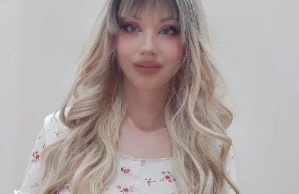 ChloeKiss