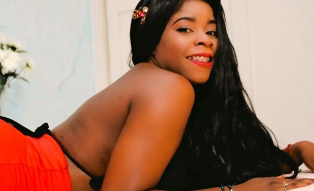 NaomiFox