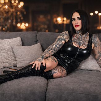 QueenParis